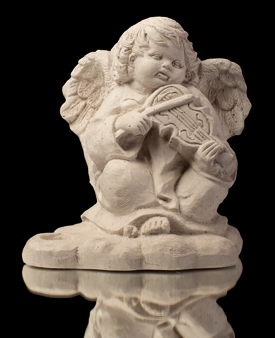 Ángel con instrumento
