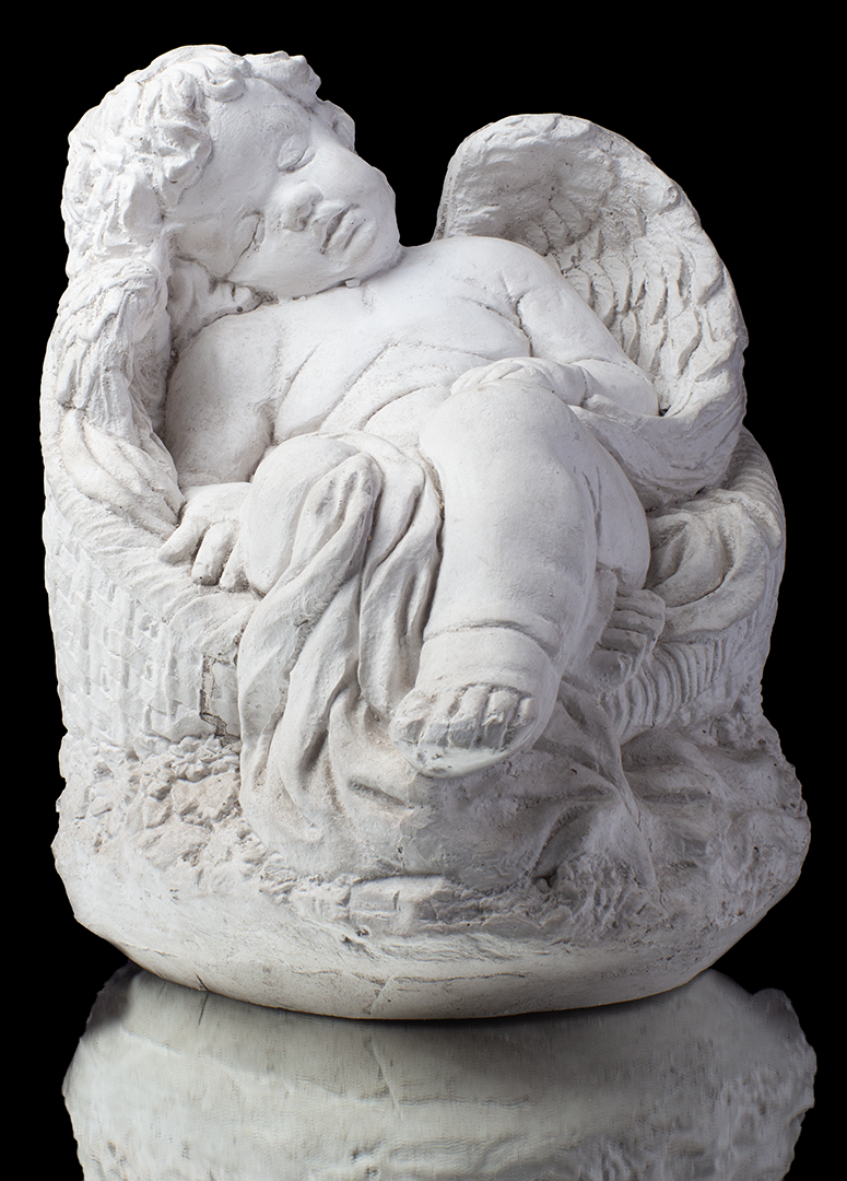 Ángel sentado y acostado