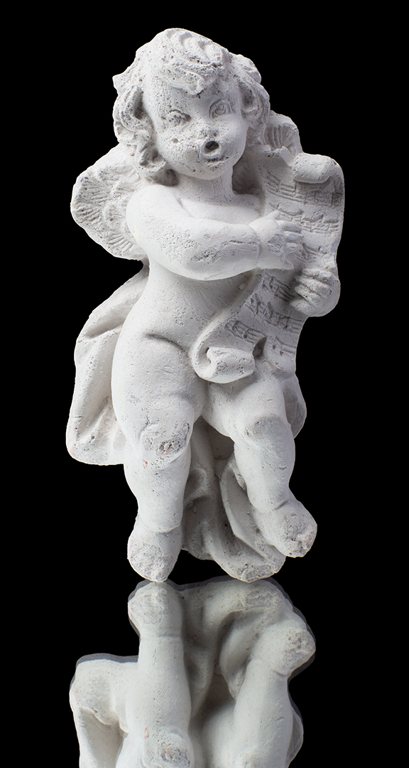 Ángel con instrumento