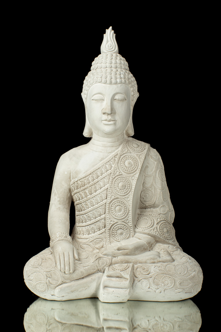 BUDAS MEDITANDO