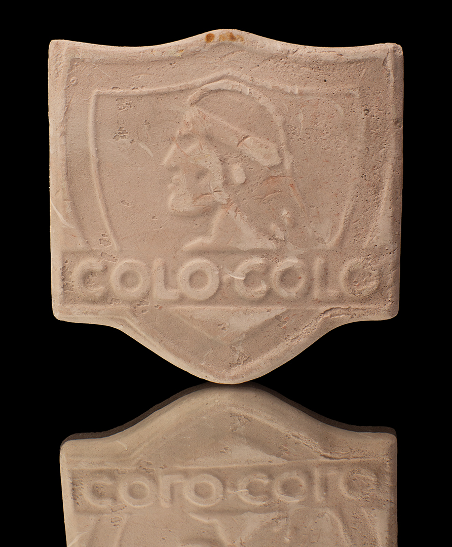 COLO COLO INSIGNIA