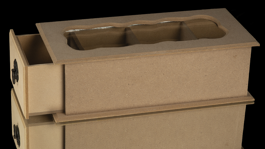 MADERA CON COMPARTIMIENTOS