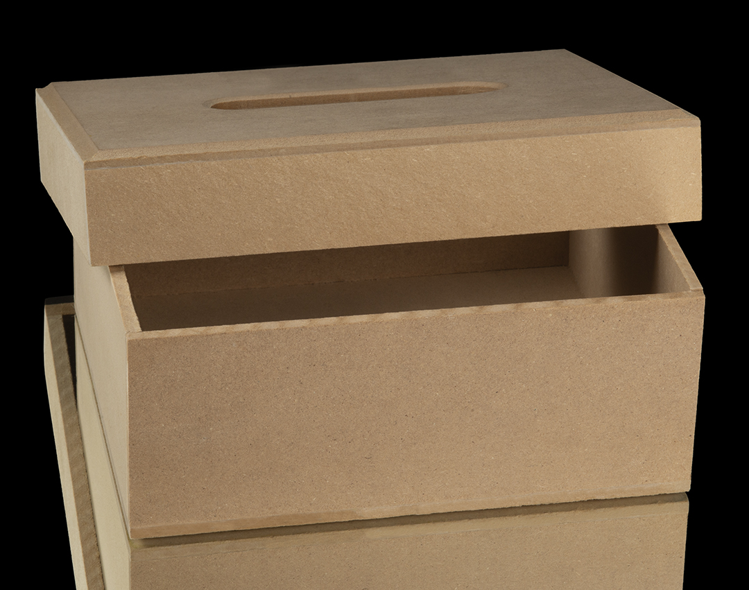 CAJA CON TAPA